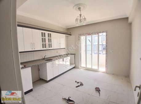 Yağmur Emlak'tan 3+1daire Satılık