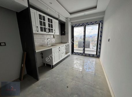 Zeki Emlak'tan Muradiye'de 3+1 Çift Cephe Sıfır Satılık Daire