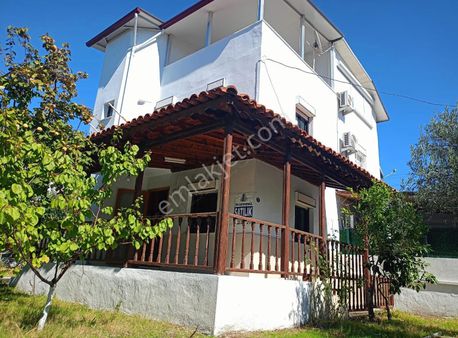 Cumhuriyet Mah.denize 2.sıra Da Uygun Fiyatlı Villamız Satılık