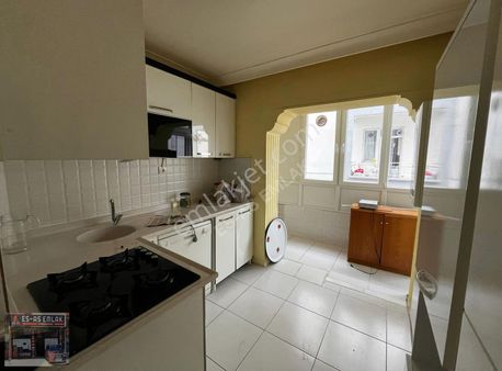 Es-as'tan Mareşal'da 2+1 Asansörlü 8(yaş) Arakat Fırsat Daire