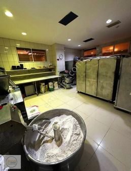 Vira Ve Aris Sitesinin Yanında 250 M² Köşe Dükkan Fırın