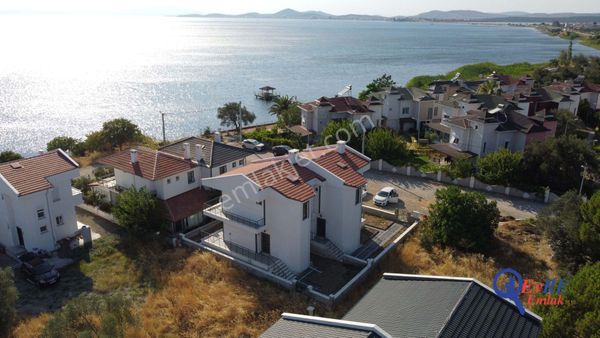Evre Emlaktan Küçükköyde Sahile İkinci Sıra 3+1 Sıfır Villa