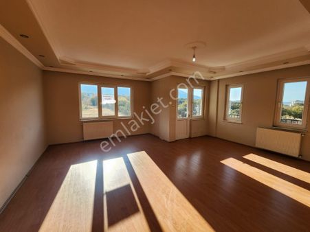 Kaan Emlaktan Başkarcıda 3+1 150 Metrekare Kiralık Arakat Daire