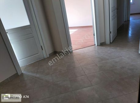 Sakarya Kuzey Terminali Civarında Kiralık Geniş Daire...