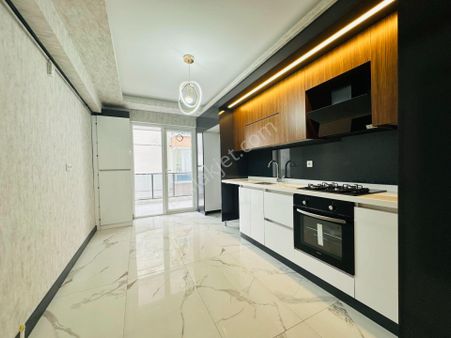 Nam-ak'tan Fatih Mah.de Sıfır Çift Banyolu Ara Kat 4+1 Daire