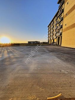 Akkaya İnşaattan Bayındır Towers Havuz C.yerden Isıtma Sıfır 1+1