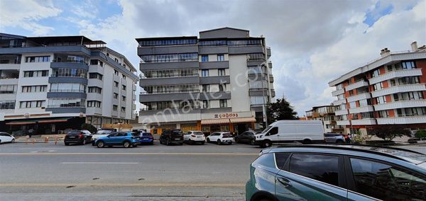 Dikmen Caddesi Üzerinde Merkezi Konumda Yapılı 4+1 Daire