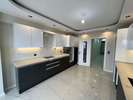 Manisa Alaşehir Alper Gayrimenkulden İstasyon Mah. 3+1 Lüx Ara Kat Sıfır Daire