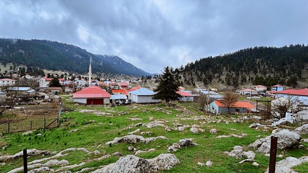 Rng' Den Göller Yaylası Koca Gölde Merkeze 150 M Mesafede