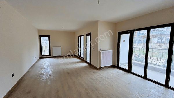 Rng' Den Buruk Toki Kiralık 3+1 K Mutfak Çift Banyolu Zemin Kat