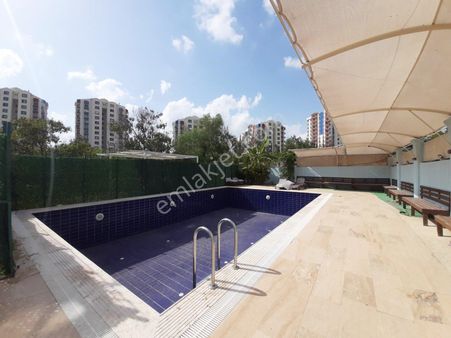 Sadece Taşının! Lüks Sitede Full Eşyalı 3+1, Havuz + Güvenlik + Hobi Alanı Kaçırılmaz.