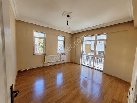 Gültepe'de Köşe Konumlu İskanlı 2+1 Daire!güneş Alan Ferah Cephe