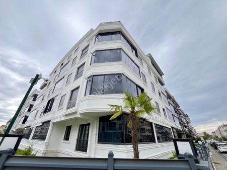 Akçay Sezgin Emlaktan Sıfır Ön Cephe Asansörlü Satılık 2+1 Daire