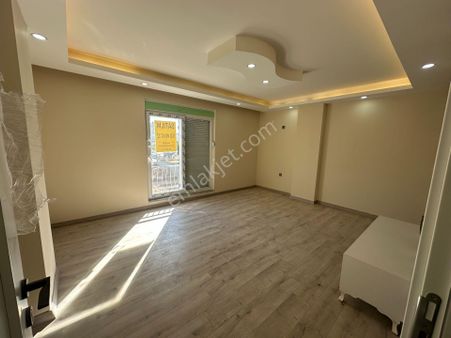 Aktoprakta Site İçerisinde Sıfır Asansörlü 2+1