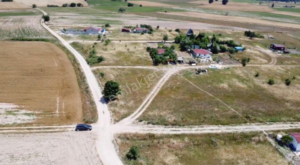 Mayadan Saray Büyükyoncalı'da 465m2 İmarlı Satılık Köşe Arsa