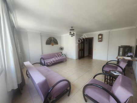 Akg'den Çarşı Merkezde Satılık 3+1 Daire