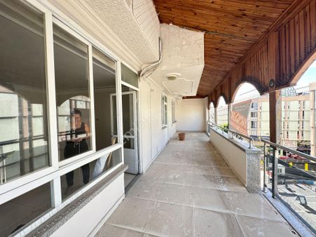 Mehmet Yetkin Den Metropol İş Merkezi Civarı Kiralık Ofis