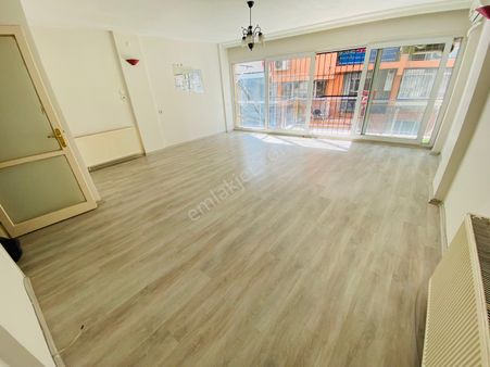 Hatay Nokta Da 3+1 130m2 Temiz Bakımlı Çift Cepheli Çift Balkonlu Daire