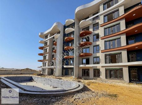 Kardeşkentler Caddesinde Satılık 1+1 Daire