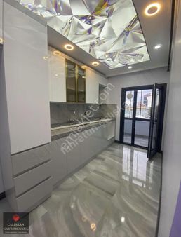 Arnavutköy Merkezde Butik Sitede İçinde Satılık 2+1 Ara Kat