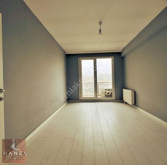 Metrobüse Yürüme Mesafesinde 2+1 Geniş Kiralık Daire