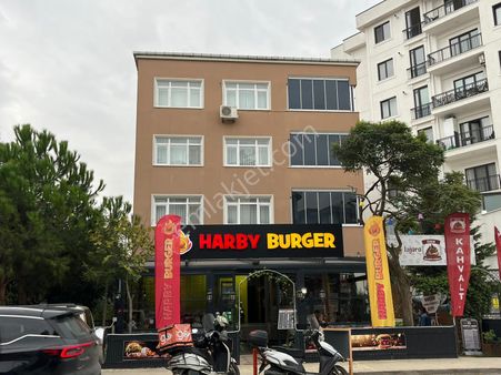 Akçadağ Gayrimenkul'den Şinası Durağı Cadde Üstü Boş Arakat 2+1