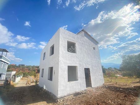 Kemalpaşada Büyük Fırsat: 250 M² Arsa Üzerinde 160 M² Bina!