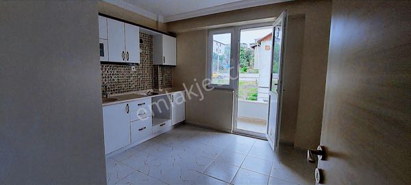 Başiskele Yeşilyurt Mahallesinde Kiralık 2+1 Çatı Dubleks Daire