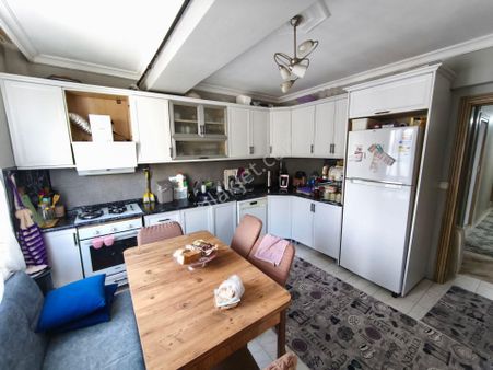 Gaziemir İzban Yakını Kombili Full Eşyalı Kiralık 2+1 Daire