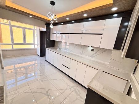 Sincan Akşemsettin Mah Full+full Yapılı 3+1 Satılık Daire