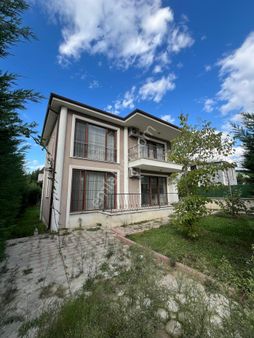 Sapanca Merkezde Kaçmaz Fırsat! 4+1 Dubleks Villa Yatırımlık