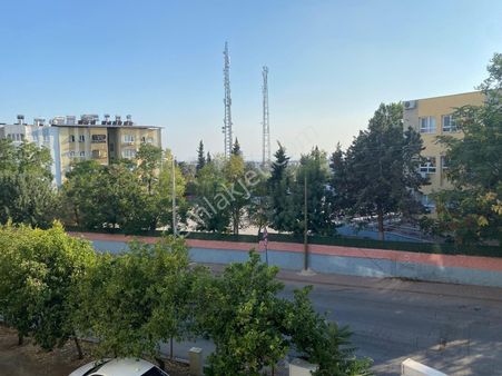 Berrin Nadir'den 100.yıl Da 5 Katlı Binada İçi Özel Yapım ,güvenle Oturacağınız Harika 3+1