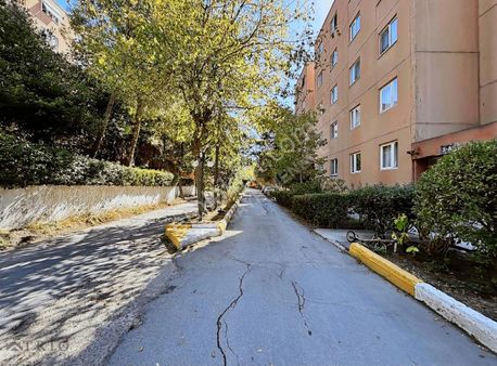 Halkalı Caddesi'nde Oyak Sitesi 1.kısım 2+1 Kiralık Daire