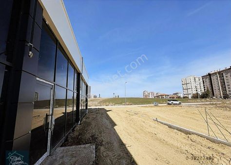 Yaşamkentin Merkezinde Özkargı Plazada Çok Amaçlı İşyeri