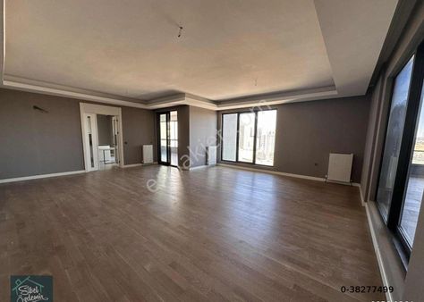 Natura Alacaatlı Sitesinde Teras Kullanımlı Geniş 5+1 Daire