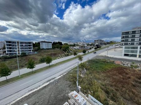 Derecik Yola Cephe Son Ara Kat Geniş 3+1 Daire