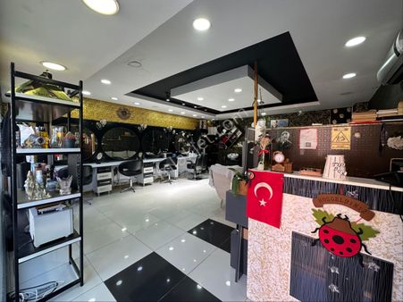 Avcılar Cihangirde Cadde Üstü 12 Senelik Bayan Kuaförü