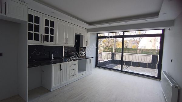 Lüks Yapılı Terası Mevcut Yatırıma Uygun Satılık 2