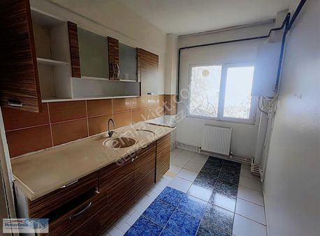 Merkez Emlâk Armağan'dan 2+1 Giris Kat Daire