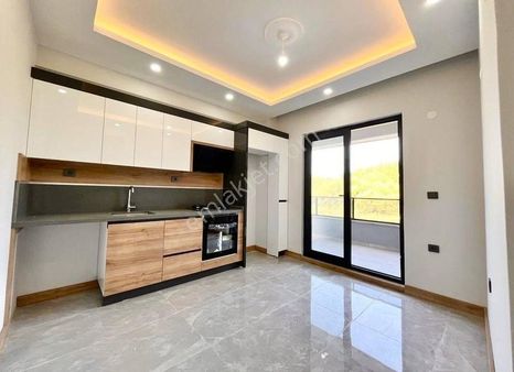 Parladan Modern Ve Şık Tasarımlı Ebeveyn Banyolu 2+1 Ön Cephe