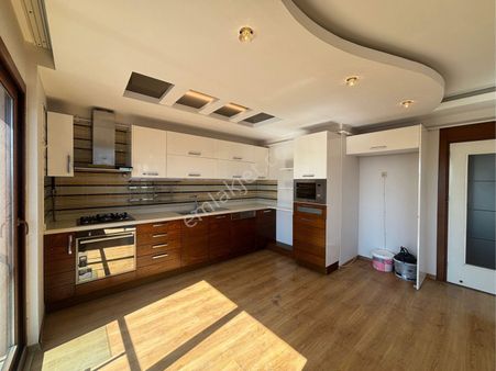 Pınarda Özel Site İçerisinde 4+1 Açık Mutfak Çift Banyolu Giyinme Odalı Doğalgazlı