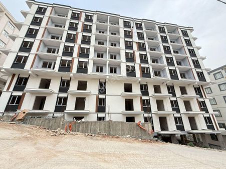 Barak Emlak'tan Merkezi Konumda Satılık 1+1 Daire