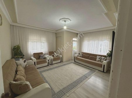 Satılık Ümranıye Yukarı Dudullu’da Değerlı Konumda Güney Cephe 2+1 Daıre