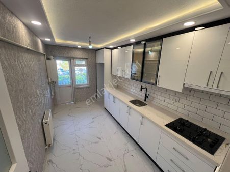 Sincan Selçuklu Mah Katta Salon Bağımsız 3+1 Satılık Daire