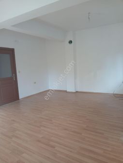 Kasaplarda Türk Beleni Marketin Yanında Amerikan Mutfaklı 2+1