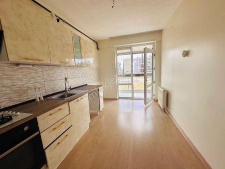 Gama Gayrimenkul'den Ö.otoparklı Yeni Geniş 2+1 Kiralık Daire