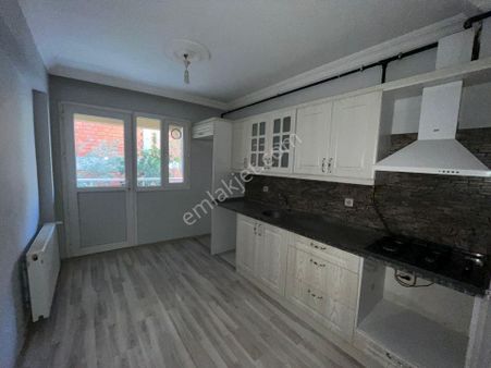 Saruhanlı Çarşı Merkezde 2+1 Kiralık Daire