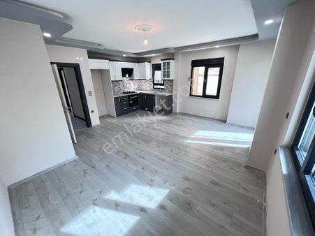 Akçay Aras Emlaktan Altınkumda Denize Yakın 2+1 Daire