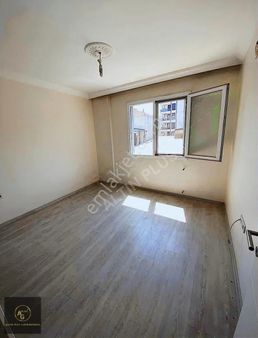 Menderes Merkezde 1+1 Satılık Daire