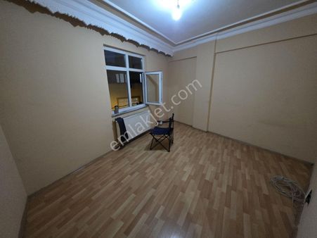 Mehmet Akifte Yeni Bina Kiralık 2+1 Arakat